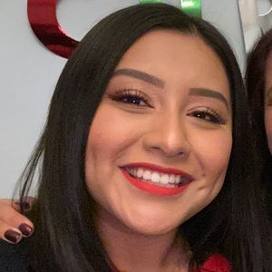 Meet your Posher, Aylin